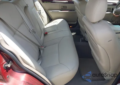 2004 Lincoln Town Car Ultimate из США, поврежденный, VIN 1LNHM83W84Y622175